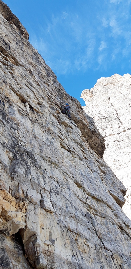 Tre Cime di Lavaredo Dolomiti - Cima Piccola, Tre Cime di Lavaredo, Dolomiti: durante l'apertura di Nostalgie (Manuel Baumgartner, Mark Oberlechner 2019)