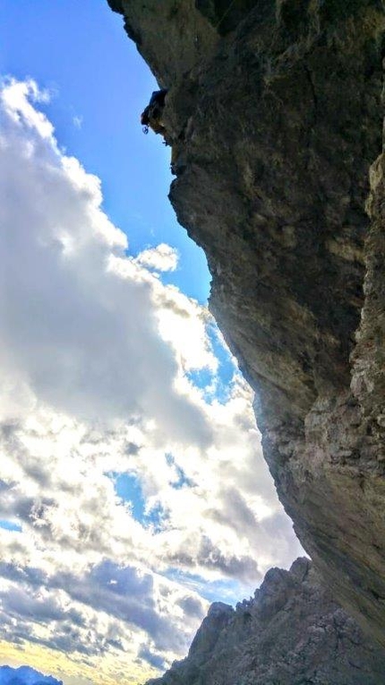 Pupo di Lozzo, Pupo di Baion, Marmarole, Dolomiti - Gianmario Meneghin in apertura su Tra-Monti di Mare, Pupo di Lozzo, Marmarole, Dolomiti