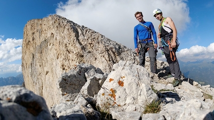 Via Casarotto, Roda di Vael, Catinaccio - Via Casarotto alla Roda di Vael, Catinaccio, Dolomiti: Giulio Diener e Giacomo Peruffo all'uscita. Dietro di noi la cima della Roda di Vael. Sotto l'impressionante parete gialla dove salì Maestri.
