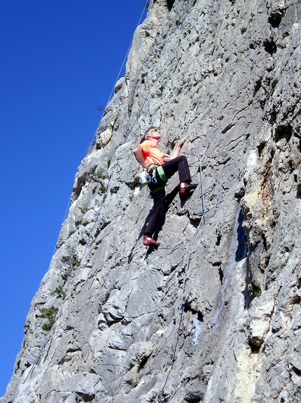 Cateissard, Valle di Susa - Claudio Battezzati in arrampicata al Mur du Plaisir - Sky Wall G&B