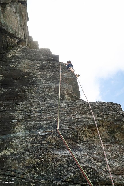 Pizzo Fizzi, Alpe Devero - Durante l'apertura di Sfizzi della Vita al Pizzo Fizzi, Alpe Devero (Claudio Castiglione, Tommaso Lamantia, Tommaso Salvadori, Gianluca Zambotto)