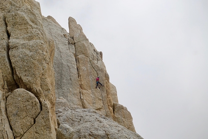 Gran Sasso, Corno Piccolo, Fiamme di Pietra, Riccardo Quaranta - Gran Sasso: arrampicata trad alle Fiamme di Pietra del Corno Piccolo