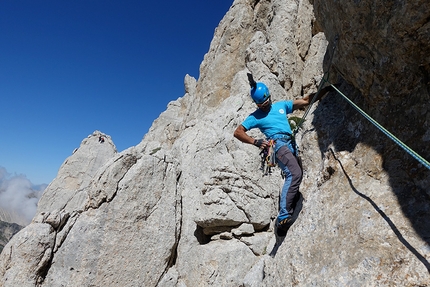 Gran Sasso, Corno Piccolo, Fiamme di Pietra, Riccardo Quaranta - Gran Sasso: arrampicata trad alle Fiamme di Pietra del Corno Piccolo