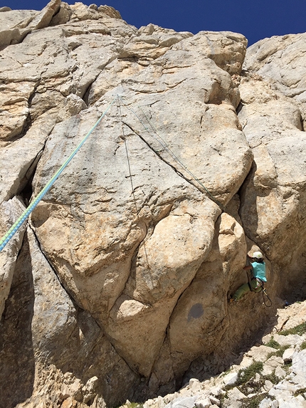 Gran Sasso, Corno Piccolo, Fiamme di Pietra, Riccardo Quaranta - Gran Sasso: arrampicata trad alle Fiamme di Pietra del Corno Piccolo