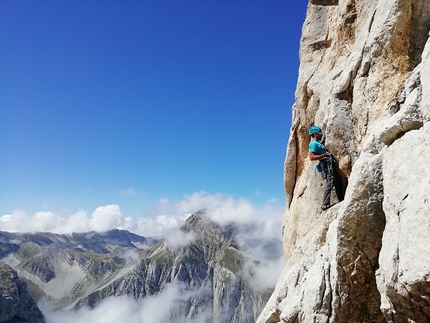 Gran Sasso, Corno Piccolo, Fiamme di Pietra, Riccardo Quaranta - Gran Sasso: trad climbing at Fiamme di Pietra, Corno Piccolo