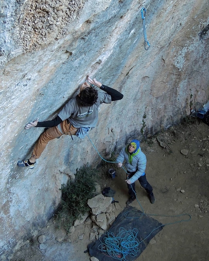 Davide Bassotto - Davide Bassotto su Jungle Speed 8c+ a Siurana in Spagna
