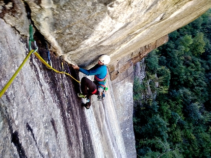 Valle Orco arrampicata - Valle dell'Orco: durante l'apertura di Mikakadi (Umberto Bado, Daniele Gallarato)