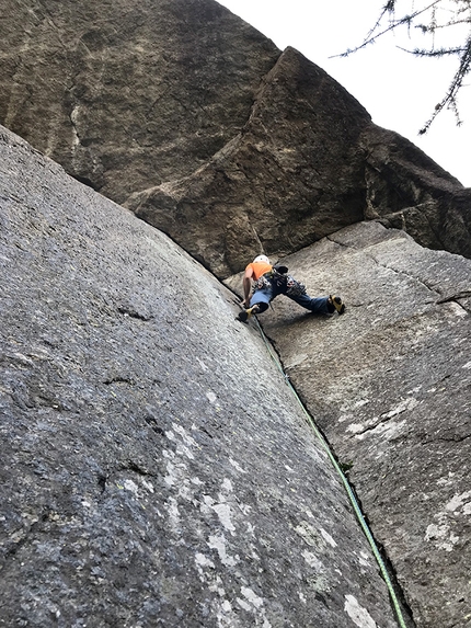 Valle Orco arrampicata - Valle dell'Orco: durante l'apertura di Mikakadi (Umberto Bado, Daniele Gallarato)