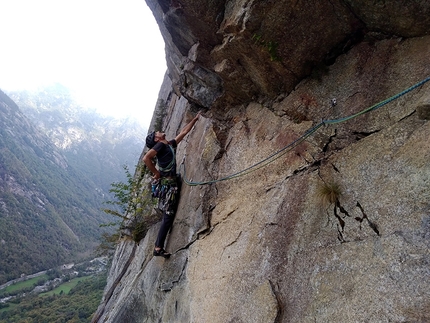 Valle Orco arrampicata - Valle dell'Orco: durante l'apertura di Mikakadi (Umberto Bado, Daniele Gallarato)