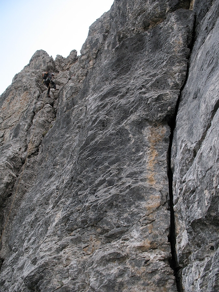 Monte Ciastelin, Marmarole, Dolomiti - Durante l'apertura di Gli Occhi di Gigi, Monte Ciastelin, Marmarole, Dolomiti (Massimo Bedin, Ruggero Corà, Giuseppe Moro)