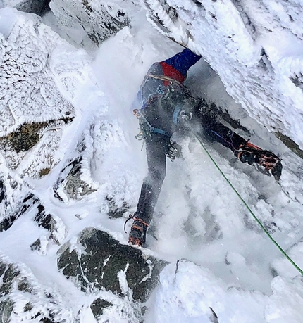 Grand Flambeau Mont Blanc, Ezio Marlier - Ezio Marlier on Grand Flambeau (Mont Blanc) making the first ascent of Cuori di ghiaccio with Sergio Fiorenzano