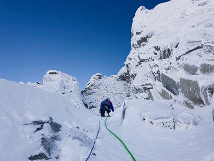 Grand Flambeau Mont Blanc, Ezio Marlier - Ezio Marlier on Grand Flambeau (Mont Blanc) making the first ascent of Cuori di ghiaccio with Sergio Fiorenzano