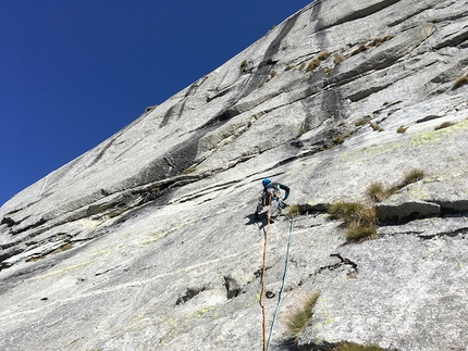 Val di Mello, nuova via all'Escudo del Qualido di Caterina Bassi e Martino Quintavalla