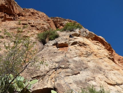 Anti Atlante del Marocco: esplorazione e aperture di vie d'arrampicata nell'area di Tafraute