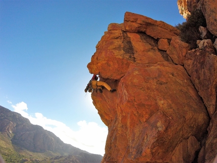 Anti Atlante Marocco, arrampicata - Anti Atlante Marocco: in apertura su Un The con Amici sul Rainbow Buttress nella Valle Afantinzar (Michele Focchi, Giovanni Pagnoncelli, Marcello Sanguineti)