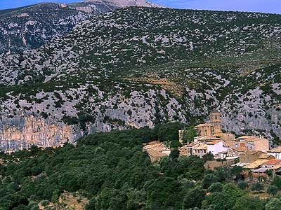 Rodellar climbing Spain - Rodellar in Spain. Where the road ends, the climbing begins...