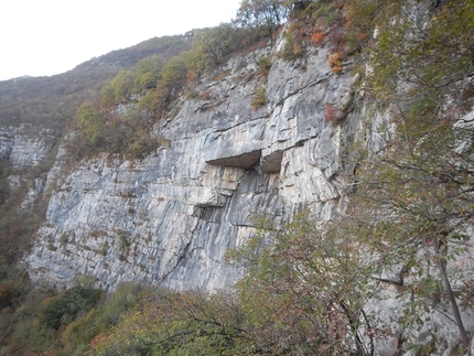 Bacio della Morte in Vallarsa - Bacio della Morte, Parete dei sospiri in Vallarsa: la parete dalla traccia di discesa