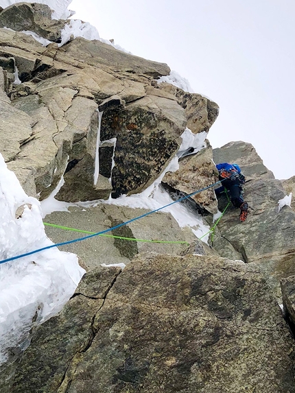 Grand Flambeau Monte Bianco, Ezio Marlier - Ezio Marlier sul Grand Flambeau (Monte Bianco) durante l'apertura di Il Vecio insieme a Luigi Santini il 01/11/2019
