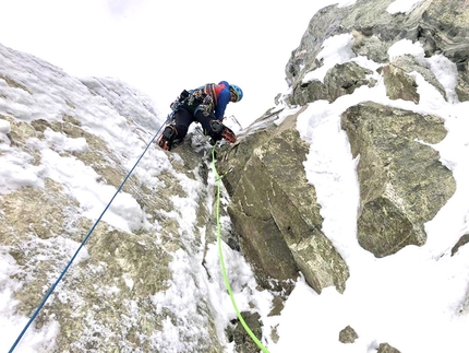 Grand Flambeau Monte Bianco, Ezio Marlier - Ezio Marlier sul Grand Flambeau (Monte Bianco) durante l'apertura di Ginogigio insieme a Sergio Fiorenzano il 30/10/2019