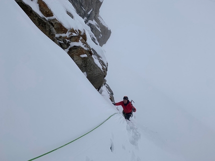 Grand Flambeau Monte Bianco, Ezio Marlier - Sergio Fiorenzano sul Grand Flambeau (Monte Bianco) durante l'apertura di Ginogigio insieme a Ezio Marlier il 30/10/2019