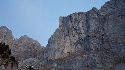 Dolomiti di Brenta, Rolando Larcher, Yurka Libera, Cima Sparavieri - Dolomiti di Brenta: tentativo di prima libera di Yurka Libera alla Cima Sparavieri (Luca Giupponi, Fabio Leoni, Rolando Larcher 30/12/2018)