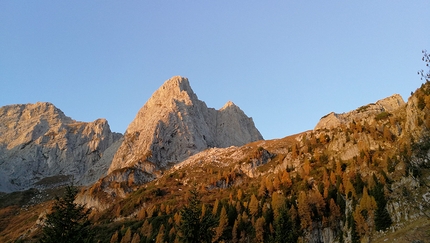 Dolomiti di Brenta, Rolando Larcher, Yurka Libera, Cima Sparavieri - Dolomiti di Brenta, Cima Sparavieri, la mattina della prima libera di Yurka Libera (Rolando Larcher, Herman Zanetti 10/2019)