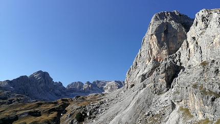 Dolomiti di Brenta, Rolando Larcher, Yurka Libera, Cima Sparavieri - Dolomiti di Brenta: durante la prima libera di Yurka Libera alla Cima Sparavieri (Rolando Larcher, Herman Zanetti 10/2019)