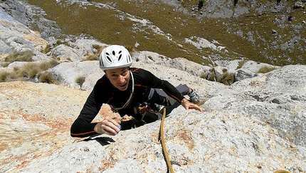 Dolomiti di Brenta, Rolando Larcher, Yurka Libera, Cima Sparavieri - Dolomiti di Brenta: durante la prima libera di Yurka Libera alla Cima Sparavieri (Rolando Larcher, Herman Zanetti 10/2019)