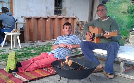 Marcello Cominetti, musica, montagna, alpinismo - Marcello Cominetti con Francesco Salvaterra a casa