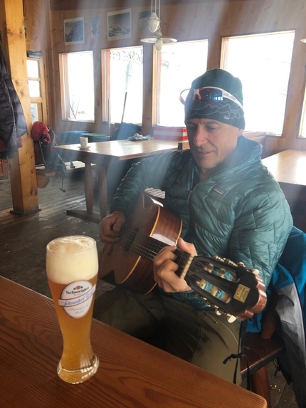 Marcello Cominetti, musica, montagna, alpinismo - Pausa in rifugio