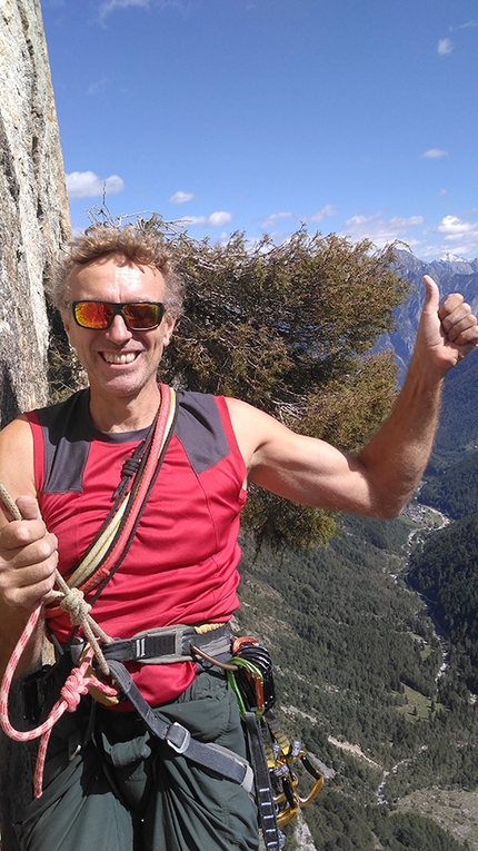 Precipizio di Strem, Val Bodengo, Valchiavenna, Simone Manzi, Andrea Mariani - Il Vecchio - Andrea Mariani - e il Ginepro al Precipizio di Strem in Val Bodengo (Simone Manzi, Andrea Mariani 2019)