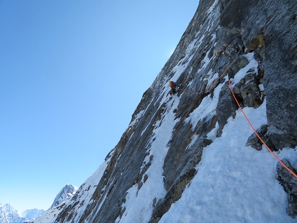 Tengkangpoche Nepal, Juho Knuuttila, Quentin Roberts - Tengkangpoche North Pillar attempt, Quentin Roberts climbing mixed slabs on day two during the alpine style attempt with Juho Knuuttila from 11-16/10/2019