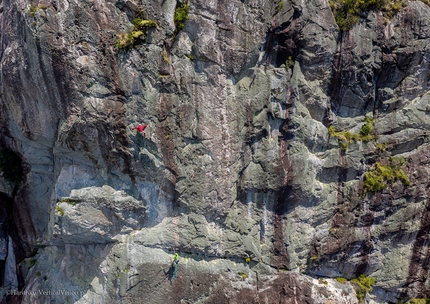 Tioman Island, Dragon Horns, Malaysia - David Kaszlikowski climbing pitch 6 of Blood, Sweat and Fear on Mystery Wall, Tioman Island, Dragon Horns, Malaysia