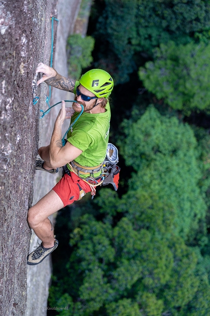 Tioman Island, Dragon Horns, Malaysia - Jonas Wallin climbing pitch 5 of Blood, Sweat and Fear on Mystery Wall, Tioman Island, Dragon Horns, Malaysia