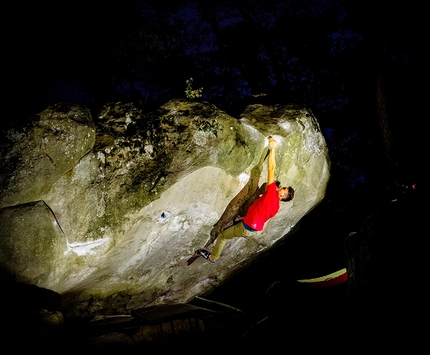 Luca Rinaldi - Luca Rinaldi climbing Jorge de Chasse 8B+ at Fontainebleau