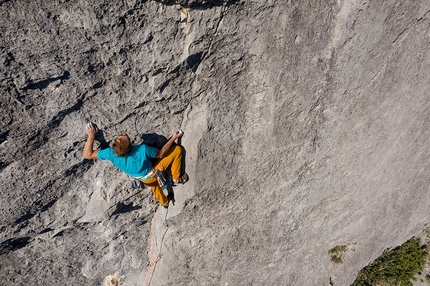 Heinz Mariacher - Magnus Midtbø climbing Super Swing at the crag Swing Area, Arco