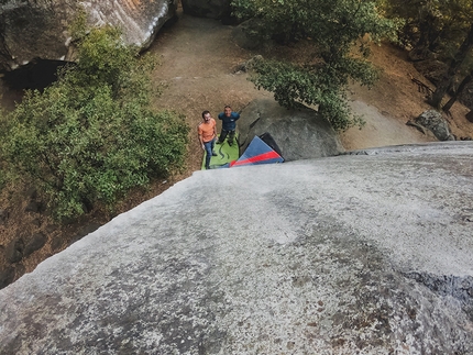 Yosemite boulder -  Francesco Spadea e Simone Masini, Initial friction in Yosemite