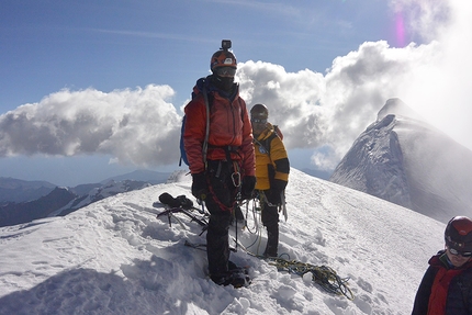 Siula Grande Peru - Siula Grande Peru: making the first ascent of Peruana Supreme (TD, 1000m, Benjamin Billet, Luis Crispin, Nathan Heald, Arttu Pylkkanen, Thomas Schilter 06/2019)