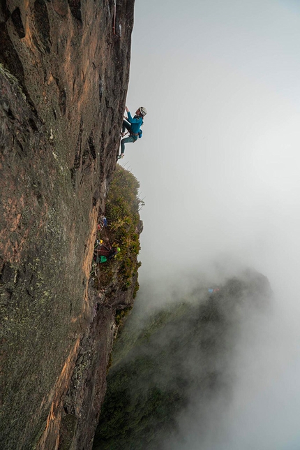 Mount Roraima, Leo Houlding - Mount Roraima: Anna Taylor climbing pitch 4