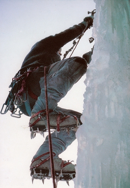 Daniele Caneparo - Daniele Caneparo in apertura su ghiaccio estremo (1986)
