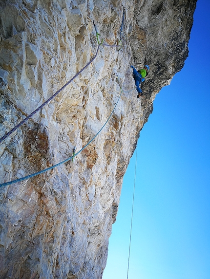 Tre Cime di Lavaredo, Dolomiti, Alessandro Baù, Claudio Migliorini, Nicola Tondini - Alessandro Baù in apertura sul 14° tiro di Space Vertigo sulla Cima Ovest di Lavaredo, Tre Cime di Lavaredo, Dolomiti.