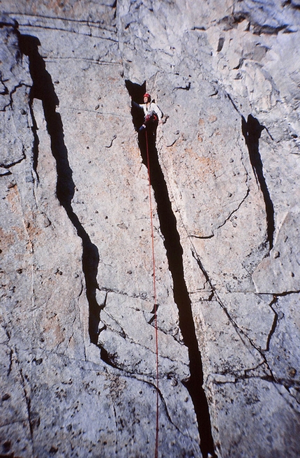 Monte Gabbiolo Adamello - Presanella - Urbano Dell'Eva sul tiro del camino, Traversata dei Puffi, Monte Gabbiolo, Adamello - Presanella