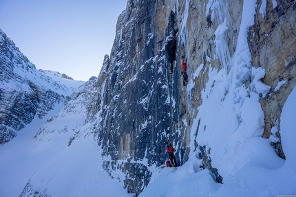 Val Mesdì Dolomites - Para arriba, nach unten e bevilo! in Val Mesdì, Sella, Dolomites (Mirco Grasso, Daniel Ladurner, Santiago Padros 11-12/12/2019)