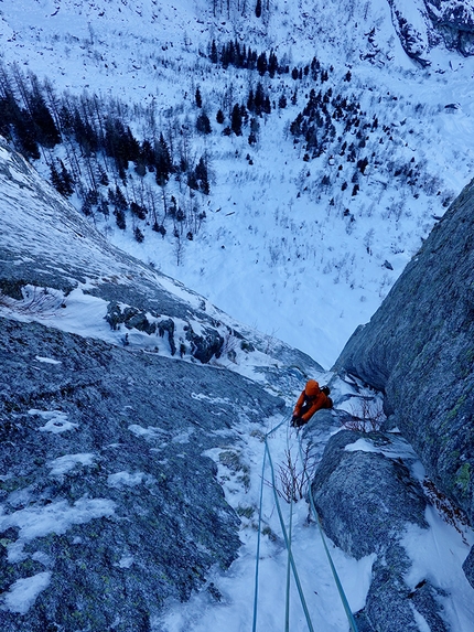 Val Bregaglia, Switzerland - Natascha Knecht making the first ascent of Un poco Mondo up Al Balzet, Val Bregaglia, Switzerland, with Marcel Schenk (14/12/2019)