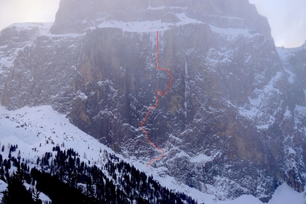 Pandora sul Pordoi, la grande salita di misto moderno nelle Dolomiti di Simon Gietl e Vittorio Messini