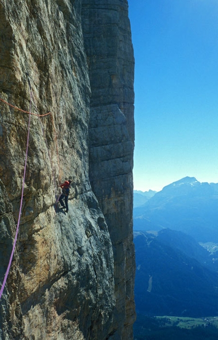 Pilastro di Mezzo - Sass dla Crusc - 16/07/1978: un momento della prima ripetizione della via Messner al Pilastro di Mezzo del Sass dla Crusc da parte di Heinz Mariacher, Luisa Iovane, Luggi Rieser