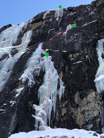 Ice climbing Cogne Valnontey - Ice climbing Cogne: Daddy cool III/5/M7 90m in Valnontey