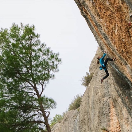 Laura Rogora - Laura Rogora climbing Pal Norte 8c+/9a at Margalef