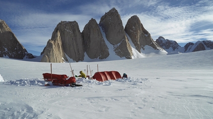 Banff Mountain Film Festival World Tour 2020 - Spectre Expedition: Leo Houlding, Jean Burgun e Mark Sedon