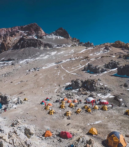 Martin Zhor Aconcagua - Martin Zhor durante la sua salita in velocità dell'Aconcagua in 3:38:17